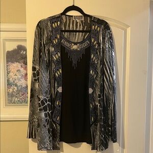 Chic Black and Gray Patterned Blouse